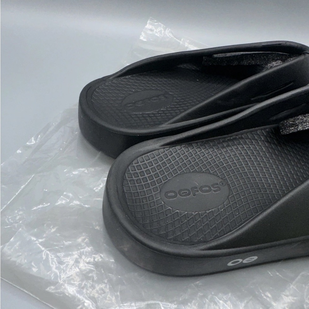 OOFOS OORIGINAL RECOVERY SANDAL MEN 8/ WOMEN 10 -Style 1000 BLACK - BLACK - Picture 2 of 5